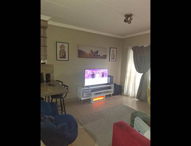2 BEDROOM PROPERTY TO RENT IN MOREGLOED
